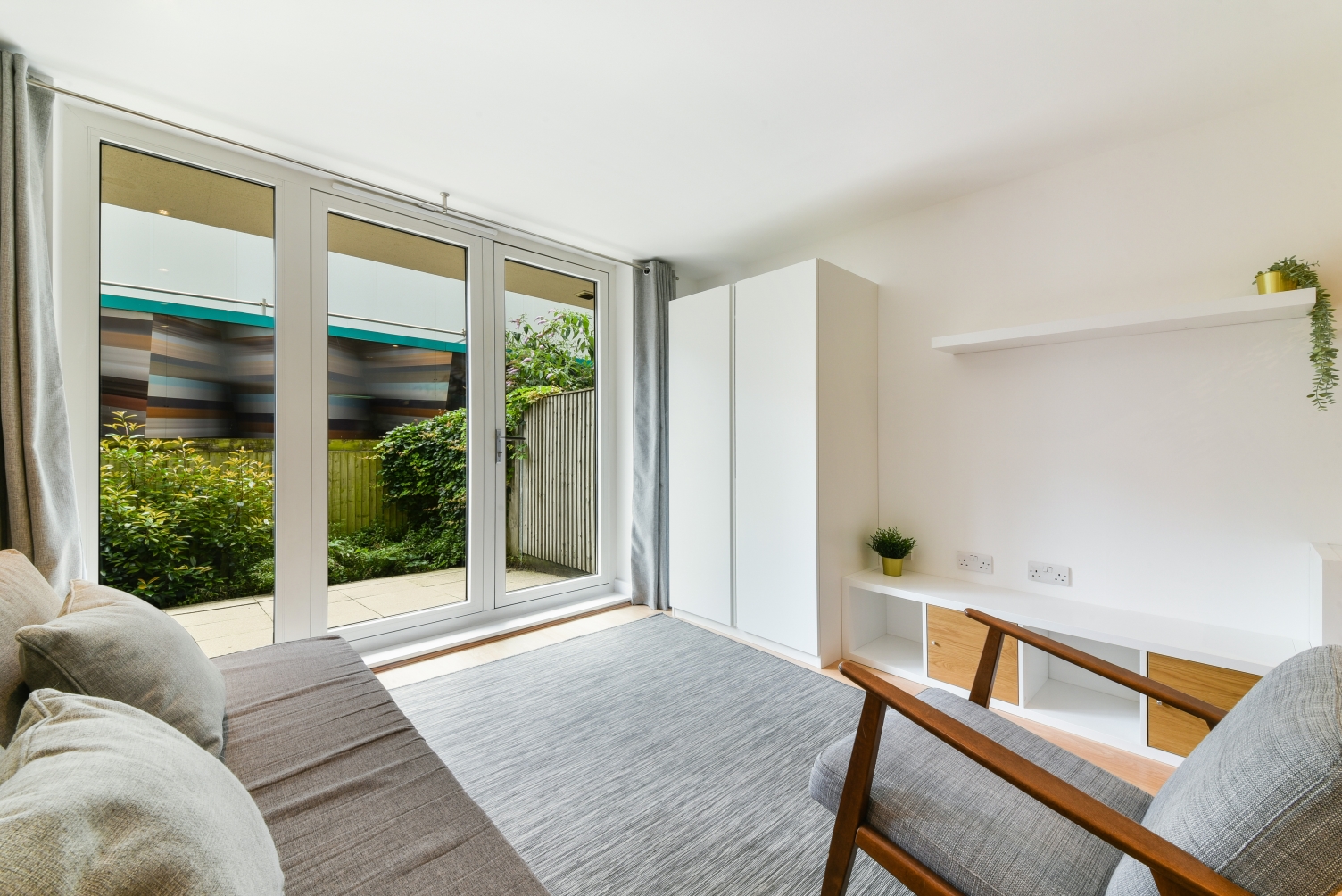 East Lane, Bermondsey, London, SE16 - Chase Evans