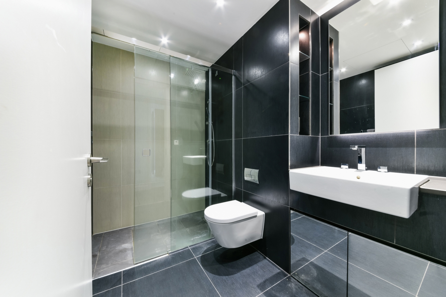 Kingwood House, Goodman's Fields, Chaucer Gardens, Aldgate, London, E1