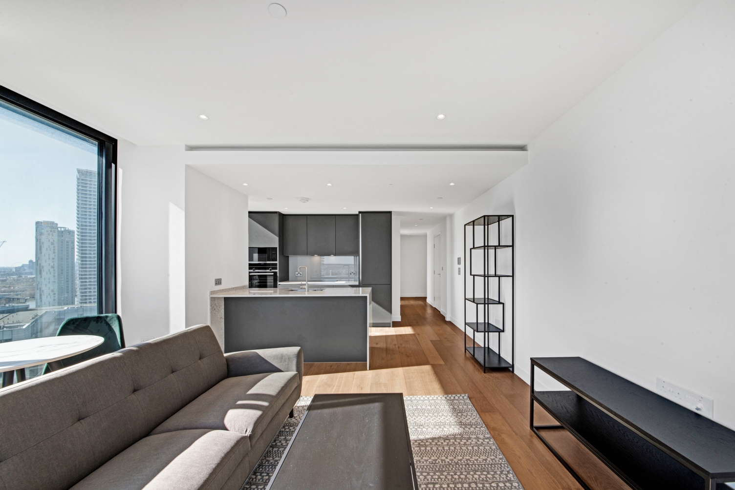 South Quay, Marsh Wall, Canary Wharf, London, E14 - Chase Evans