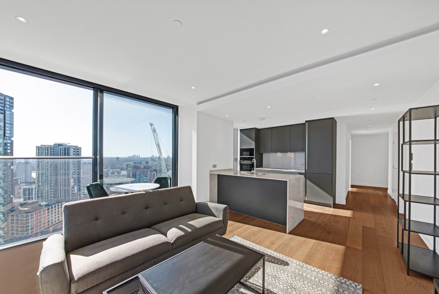 South Quay, Marsh Wall, Canary Wharf, London, E14 - Chase Evans