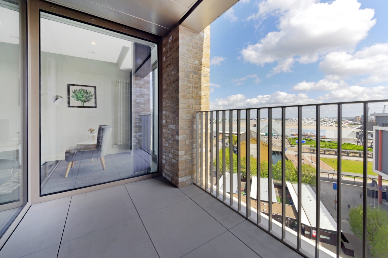 Western Gateway, Docklands, London, E16