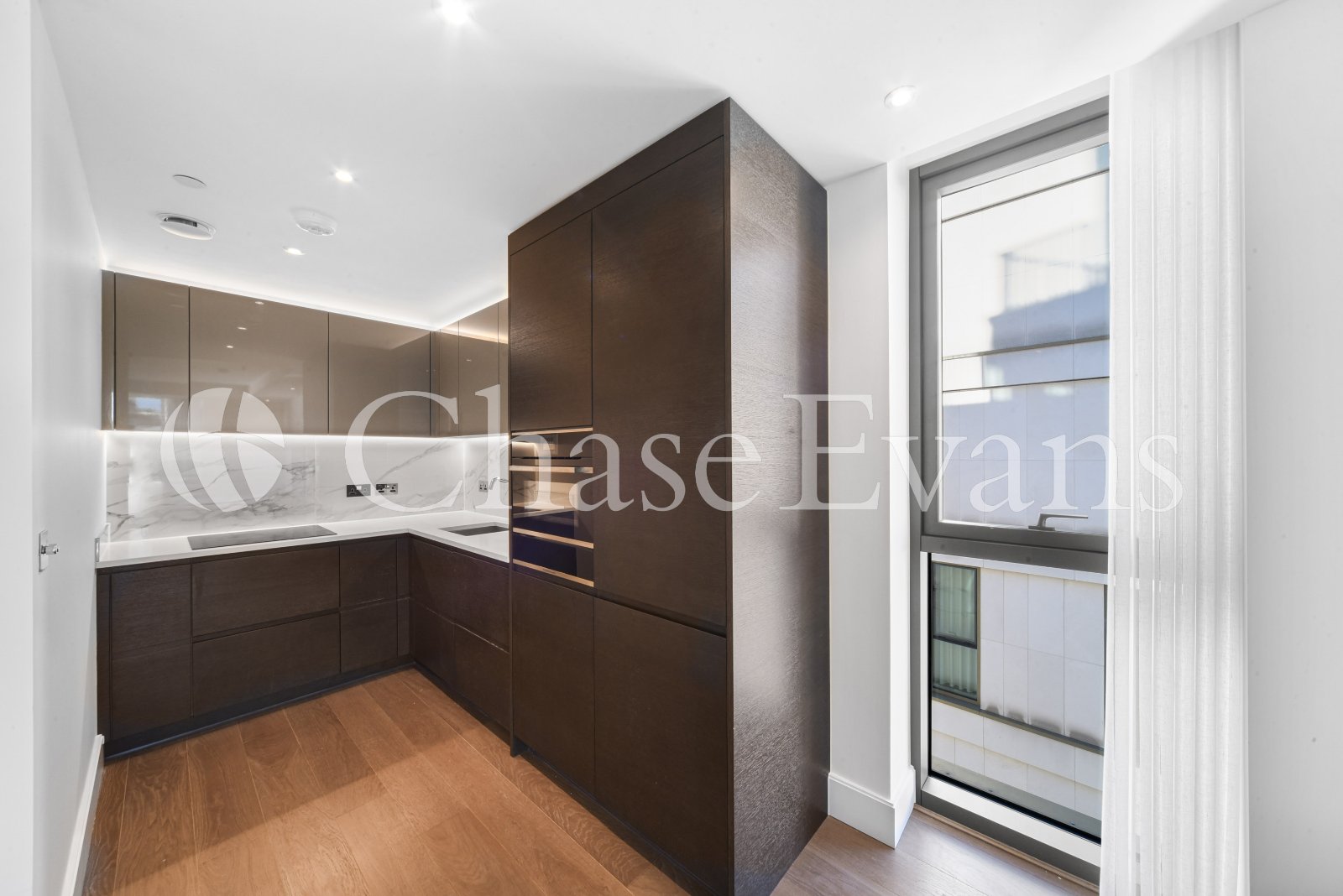 Royal Warwick Square, Warwick Lane, Kensington, London, W14 - Chase Evans