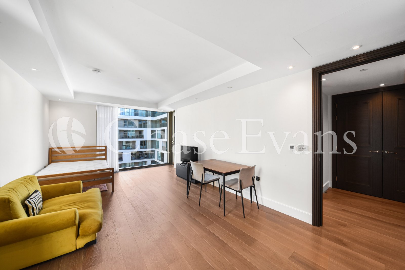 Royal Warwick Square, Warwick Lane, Kensington, London, W14 - Chase Evans