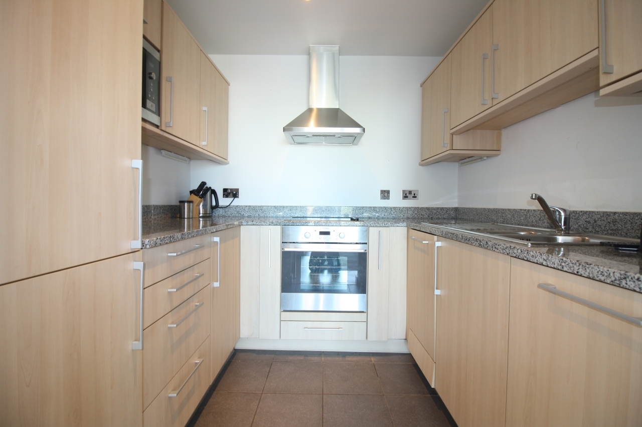 Western Gateway, Royal Docks, London, E16 - Chase Evans