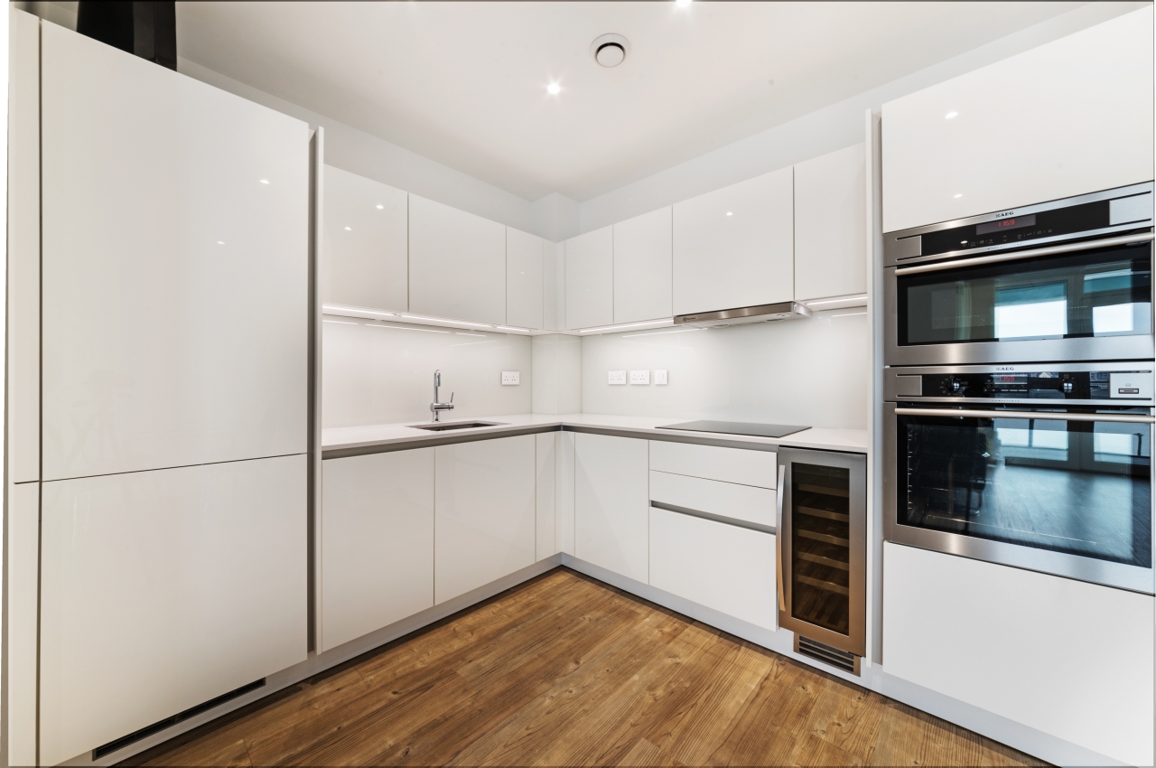 Gordian Apartments, 34 Cable Walk, Greenwich, London, SE10 - Chase Evans