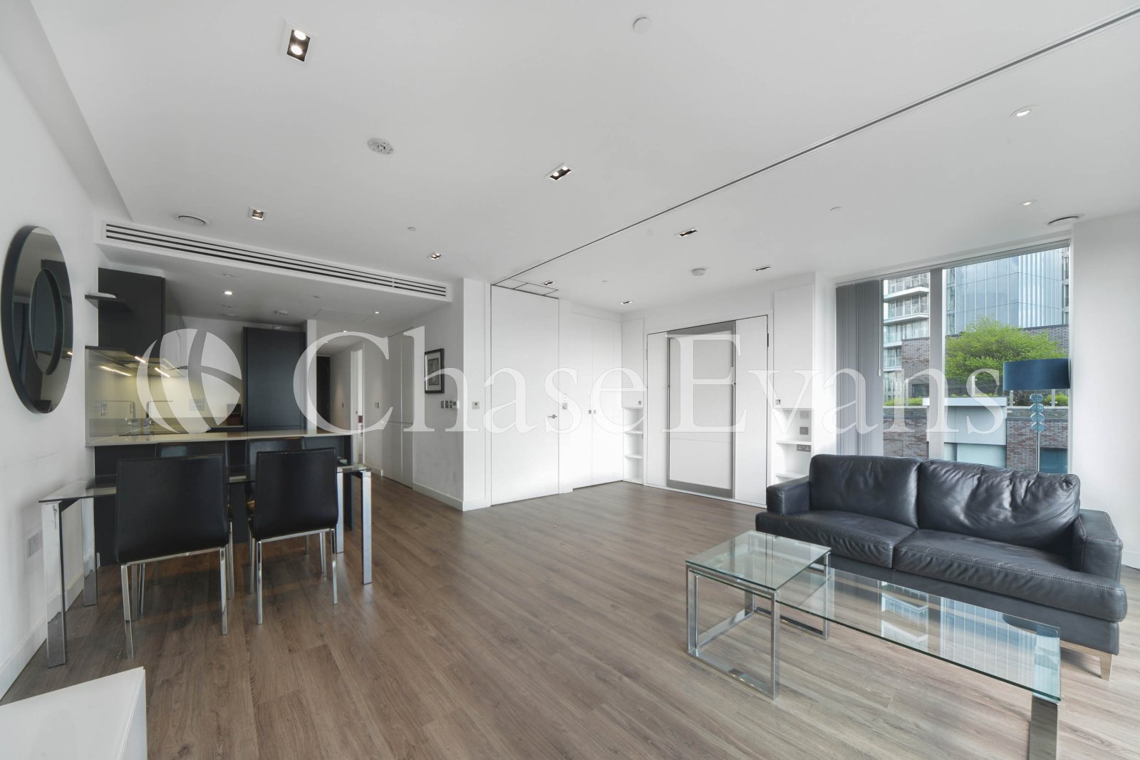 Goodman's Field, Piazza Walk, Aldgate, London, E1 - Chase Evans