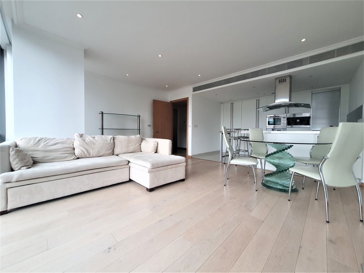 No 1 West India Quay, 26 Hertsmere Road, Canary Wharf, London, E14