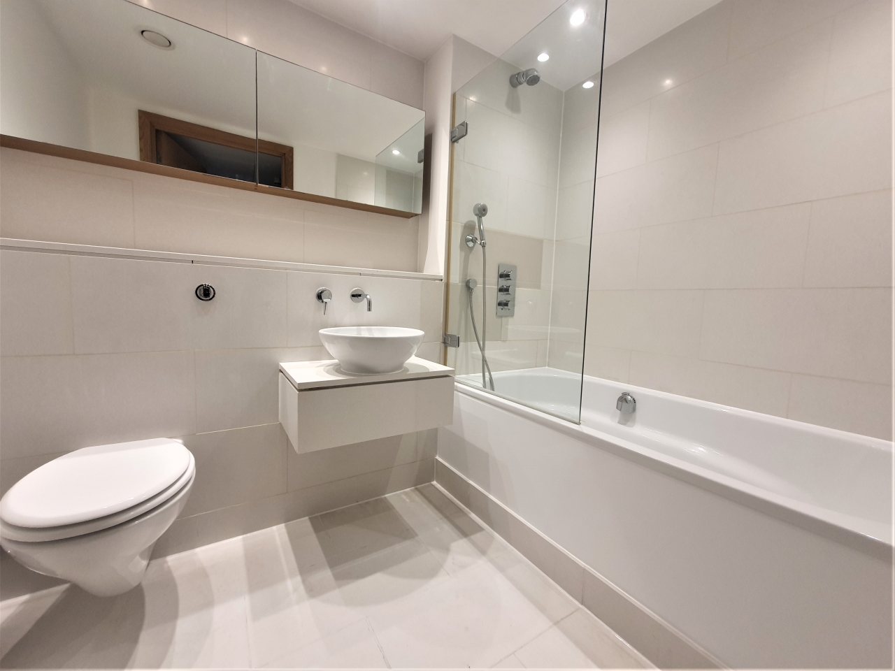 No 1 West India Quay, 26 Hertsmere Road, Canary Wharf, London, E14