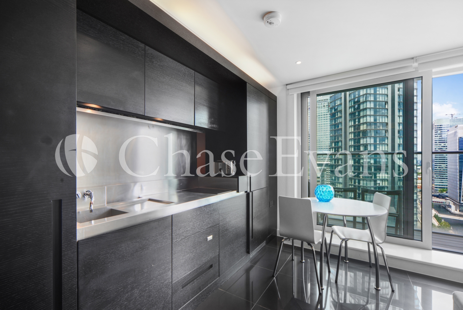 Pan Peninsula, Pan Peninsula Square, Canary Wharf, London, E14 - Chase Evans