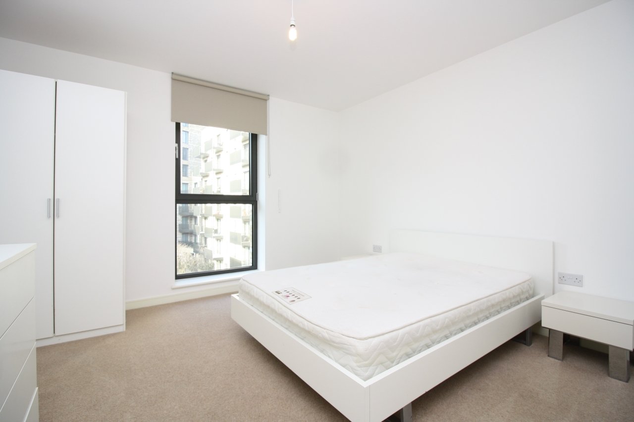 Kingfisher Heights, Waterside Park, 2 Bramwell Way, Royal Docks, London, E16 - Chase Evans