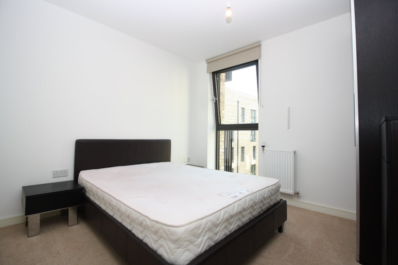 Kingfisher Heights, Waterside Park, 2 Bramwell Way, Royal Docks, London, E16 - Chase Evans