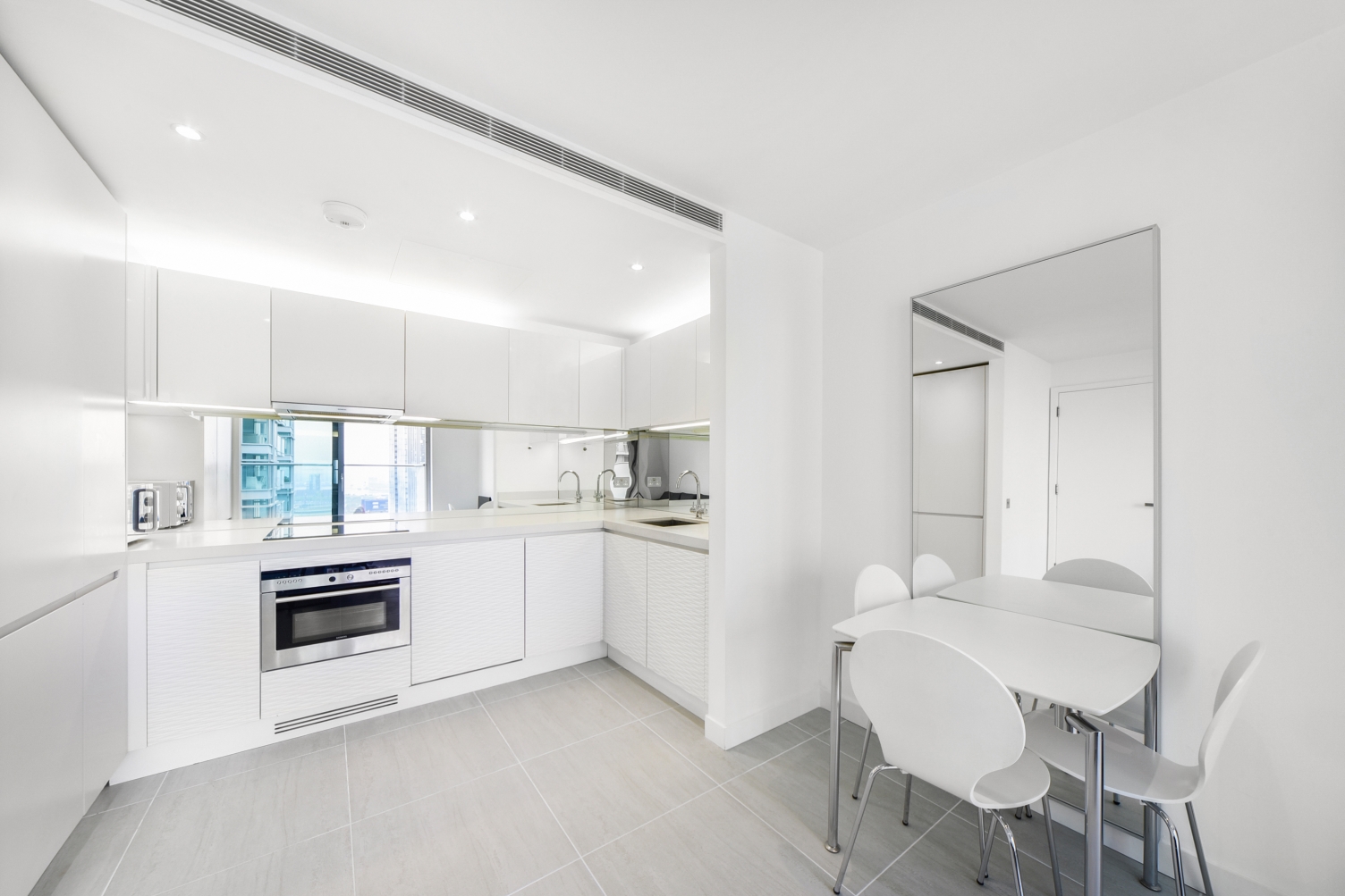 West Tower, 1 Pan Peninsula Square, Canary Wharf, London, E14