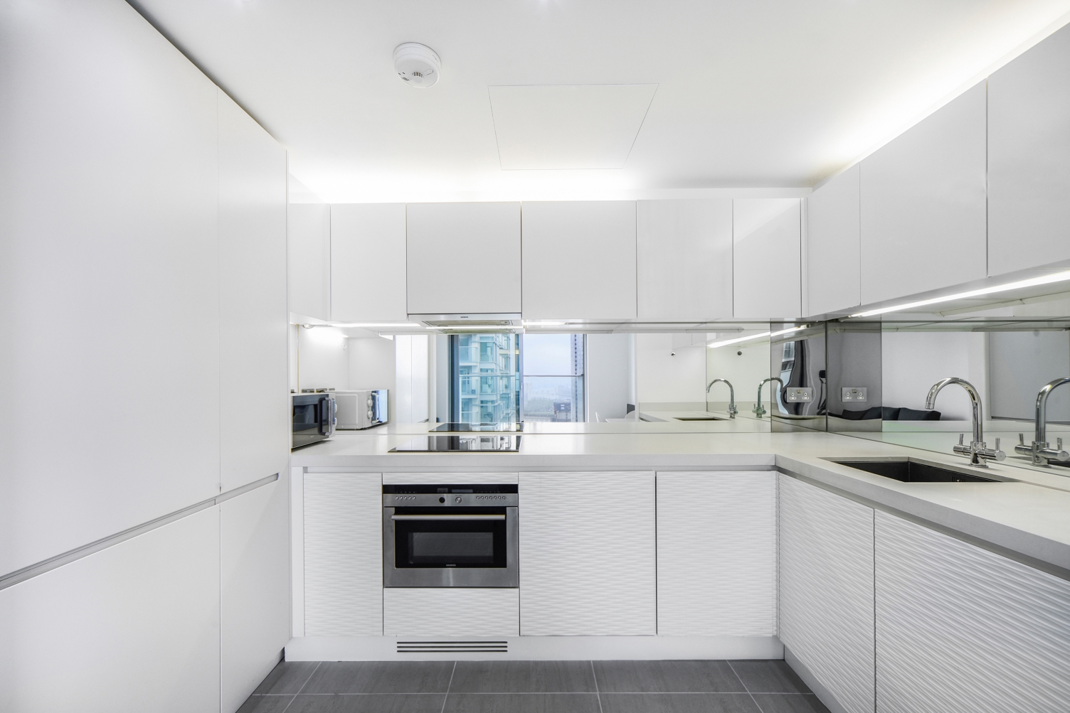 West Tower, 1 Pan Peninsula Square, Canary Wharf, London, E14