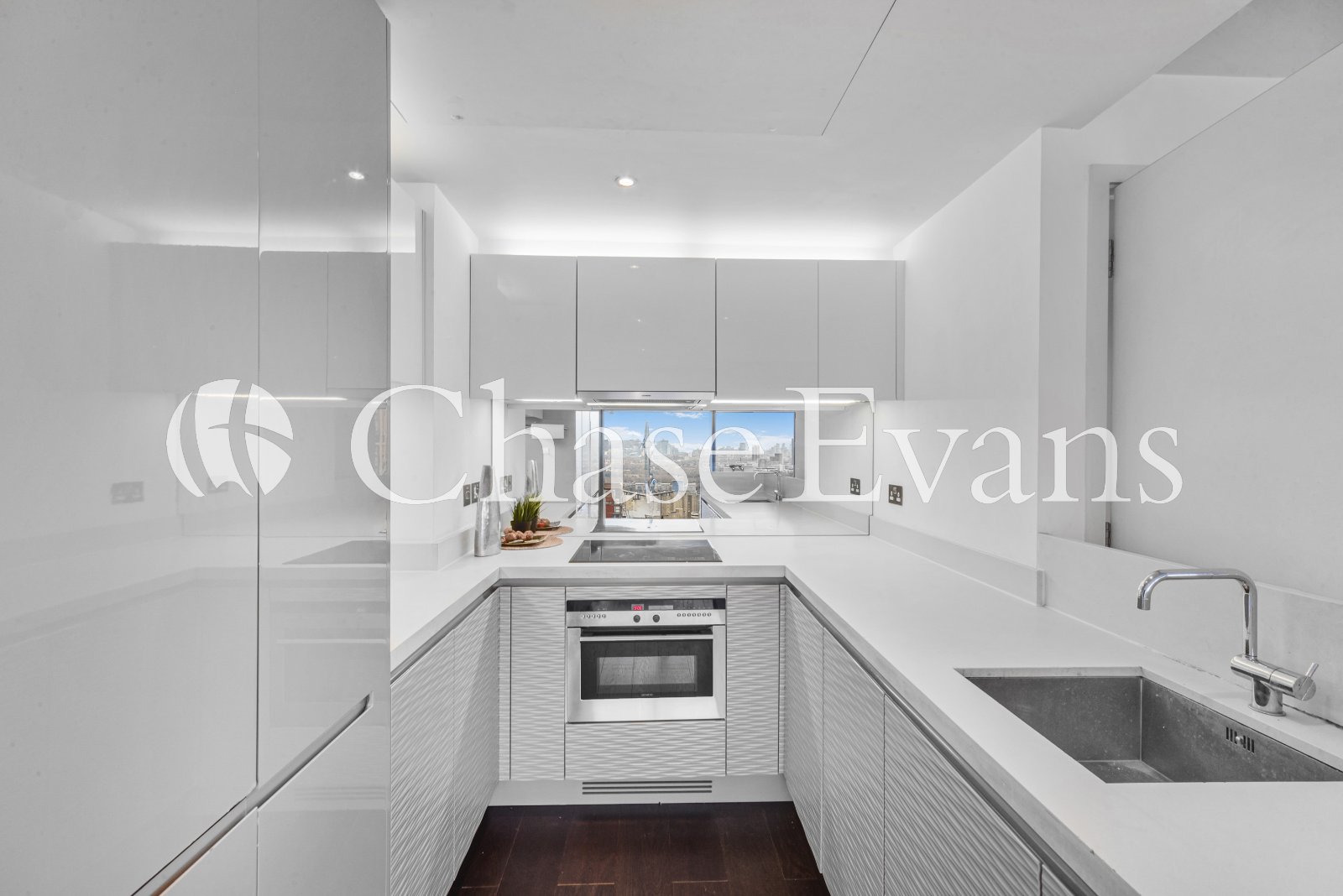 West Tower, 1 Pan Peninsula Square, Canary Wharf, London, E14 - Chase Evans