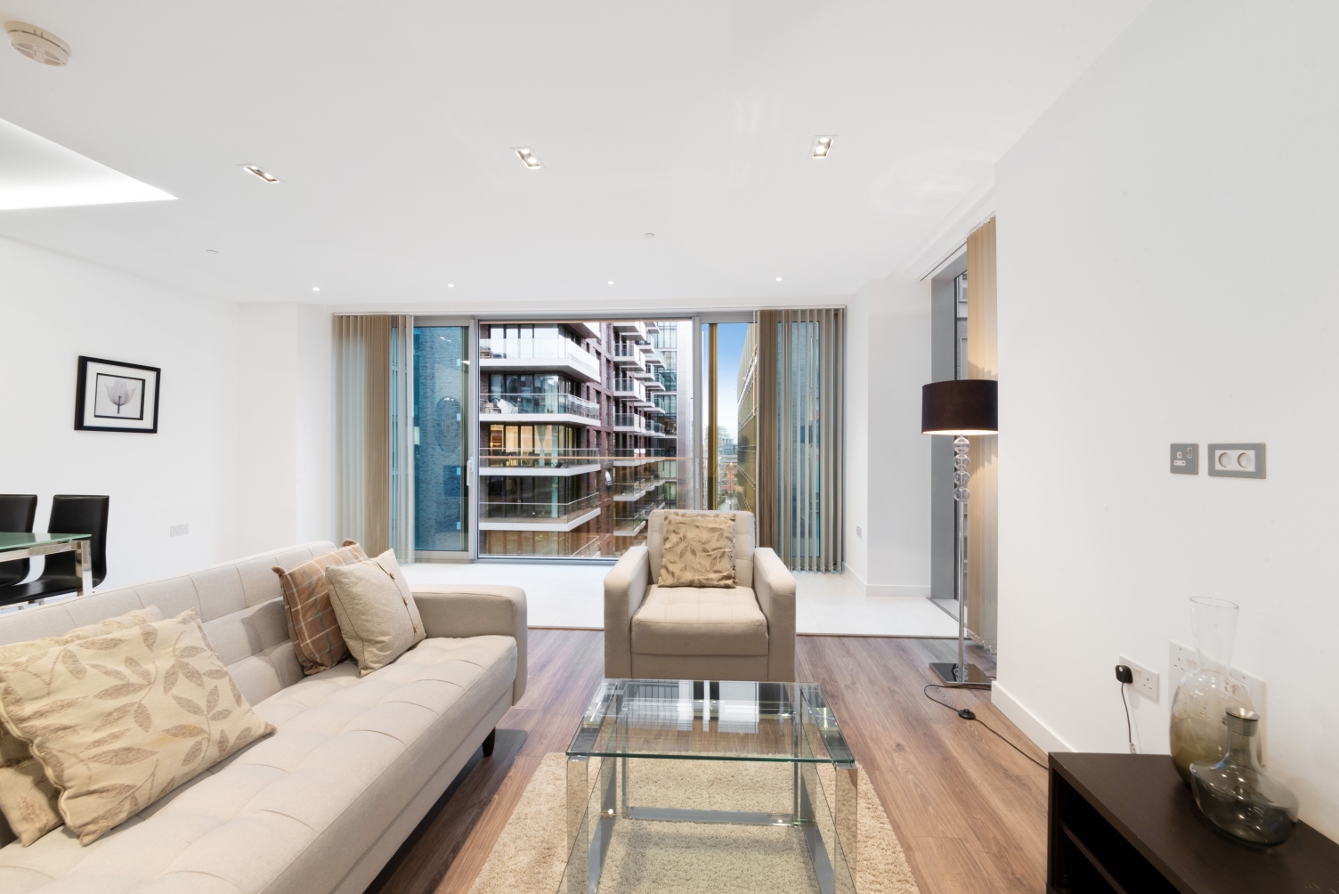 Piazza Walk, Aldgate, London, E1 - Chase Evans