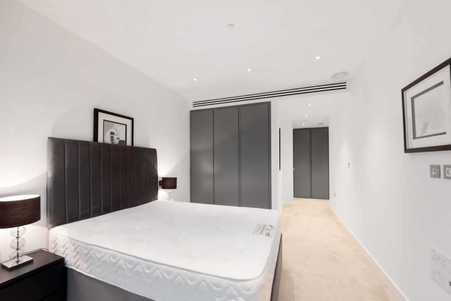 Piazza Walk, Aldgate, London, E1 - Chase Evans