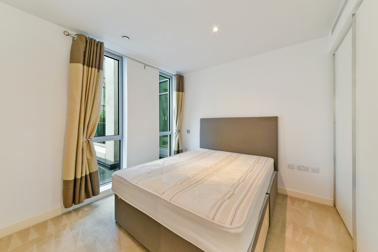 Pan Peninsula Square, Canary Wharf, London, E14