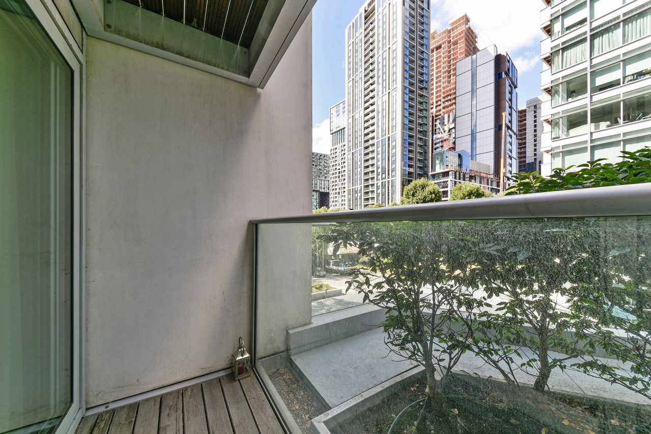Pan Peninsula Square, Canary Wharf, London, E14