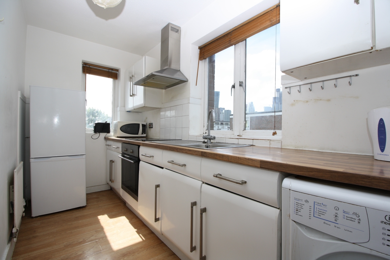 Amsterdam Road, Docklands, London, E14 - Chase Evans