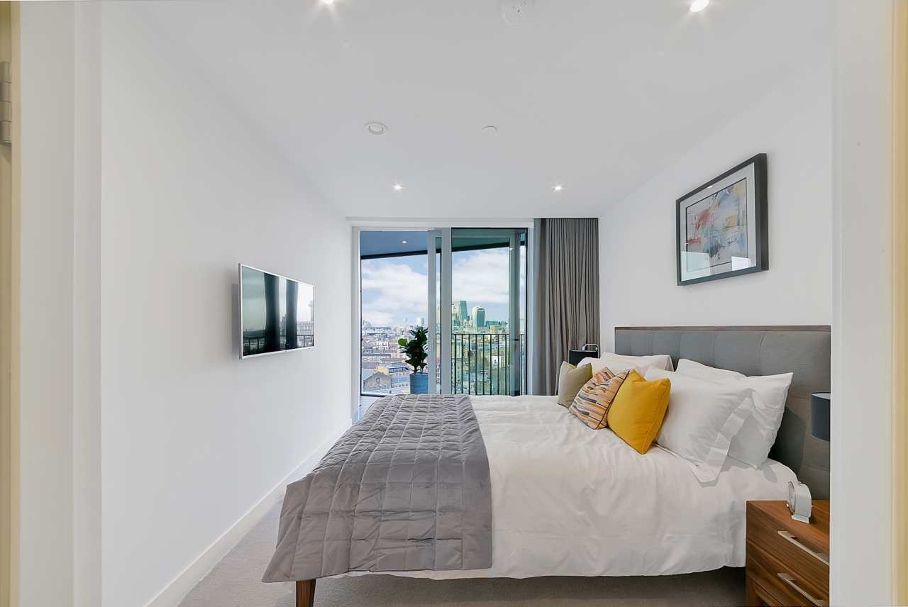 Two Fifty One, Elephant & Castle, London, SE1 - Chase Evans