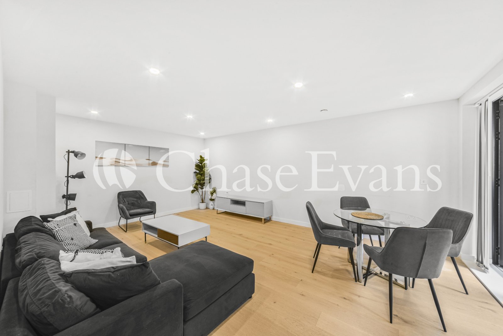 Middle Road, Hanwell Square, Hanwell, London, W7 - Chase Evans