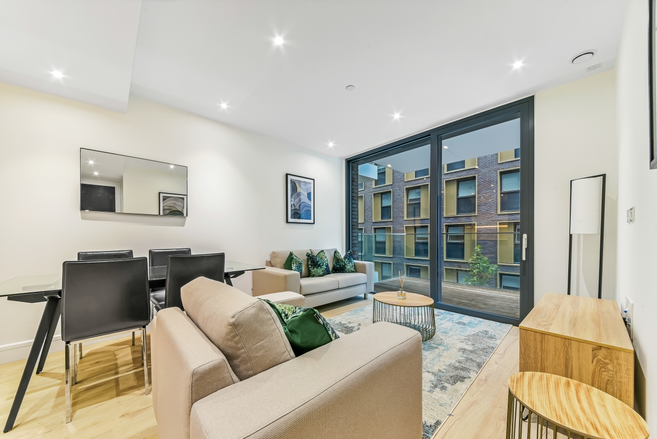 Neroli House, Goodman's Fields, 14 Piazza Walk, Aldgate, London, E1 - Chase Evans