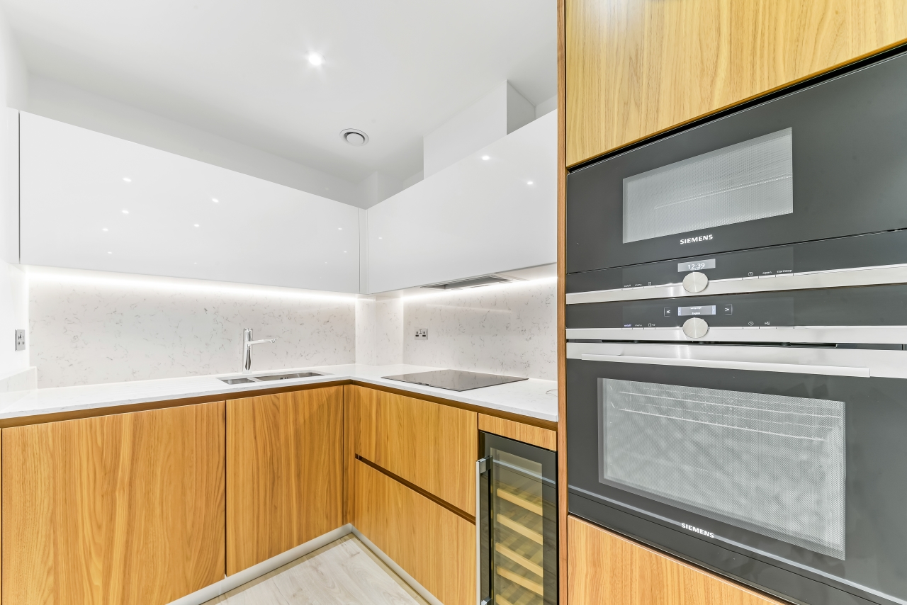 Neroli House, Goodman's Fields, 14 Piazza Walk, Aldgate, London, E1 - Chase Evans