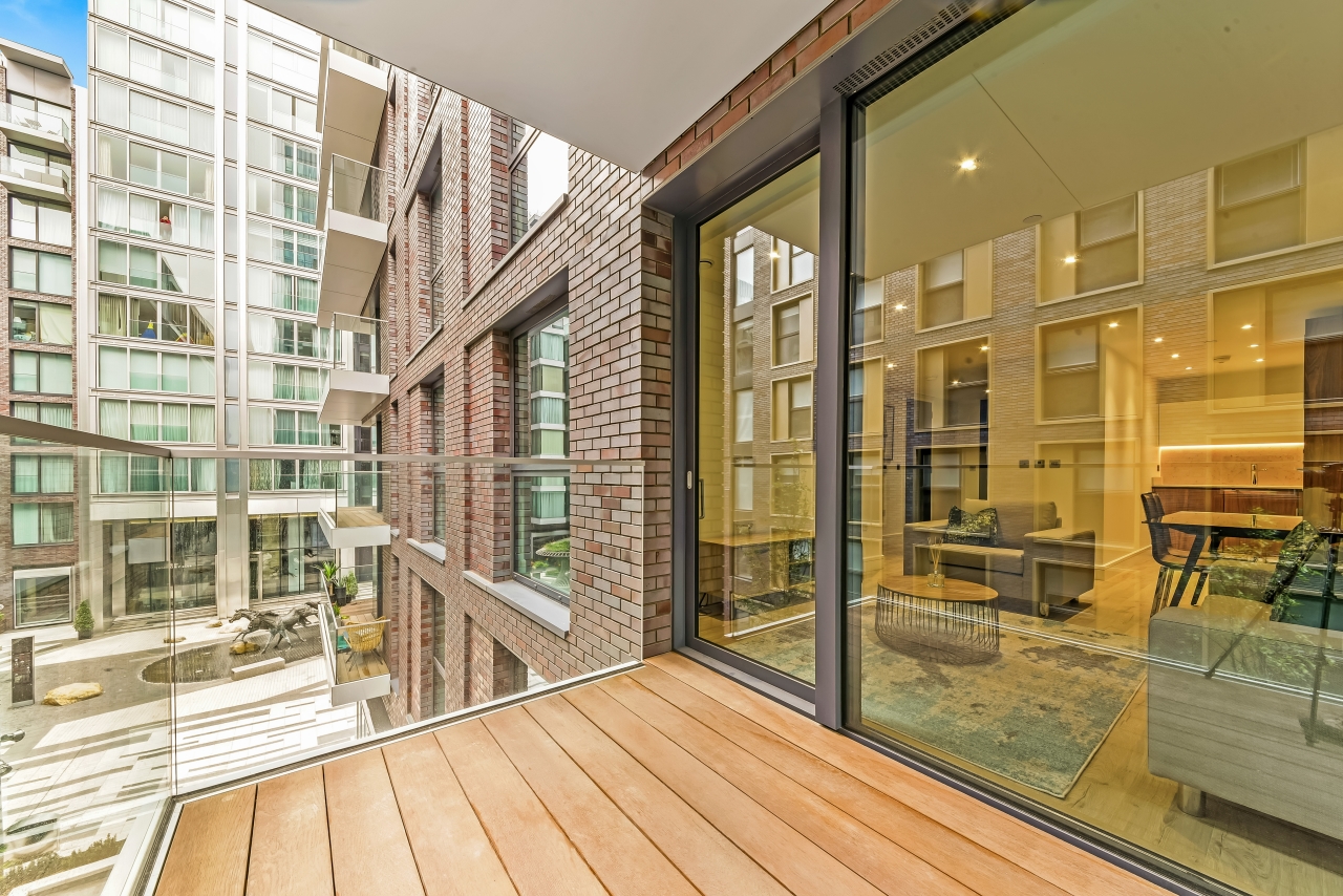 Neroli House, Goodman's Fields, 14 Piazza Walk, Aldgate, London, E1 - Chase Evans