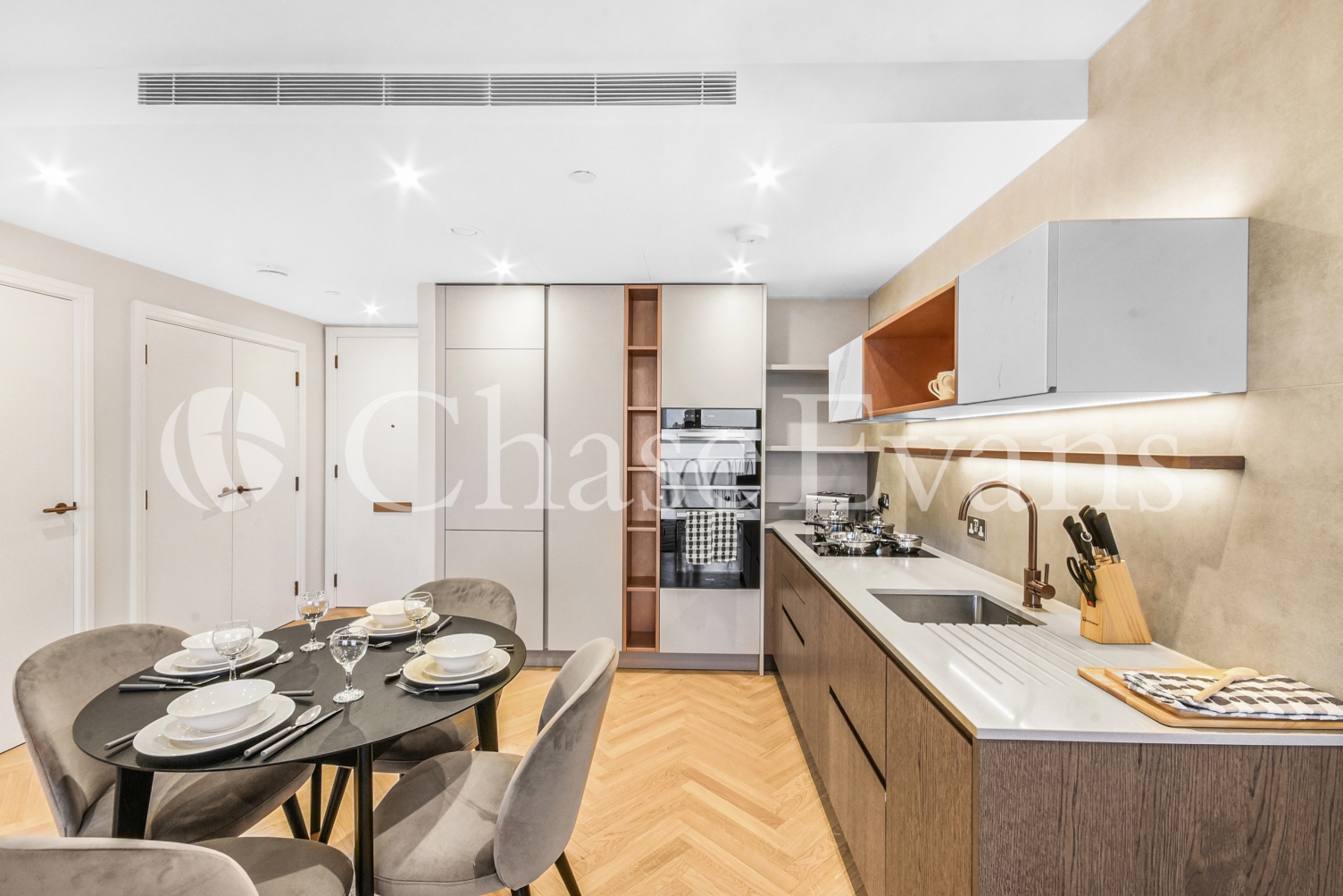 Hampton House, Kings Road Park, 2 Michael Road, Fulham, London, SW6