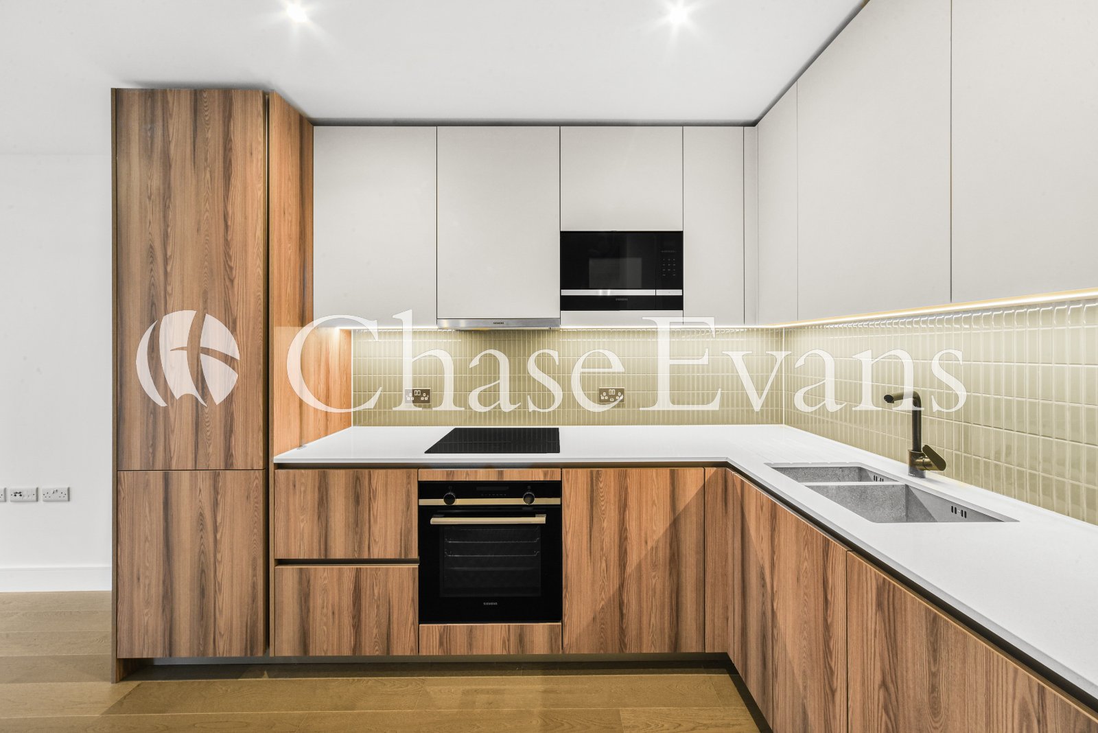 Belfield Mansions, Park & Sayer, 35 Belfield Mansions, Heygate Street, Elephant and Castle, SE17 - Chase Evans