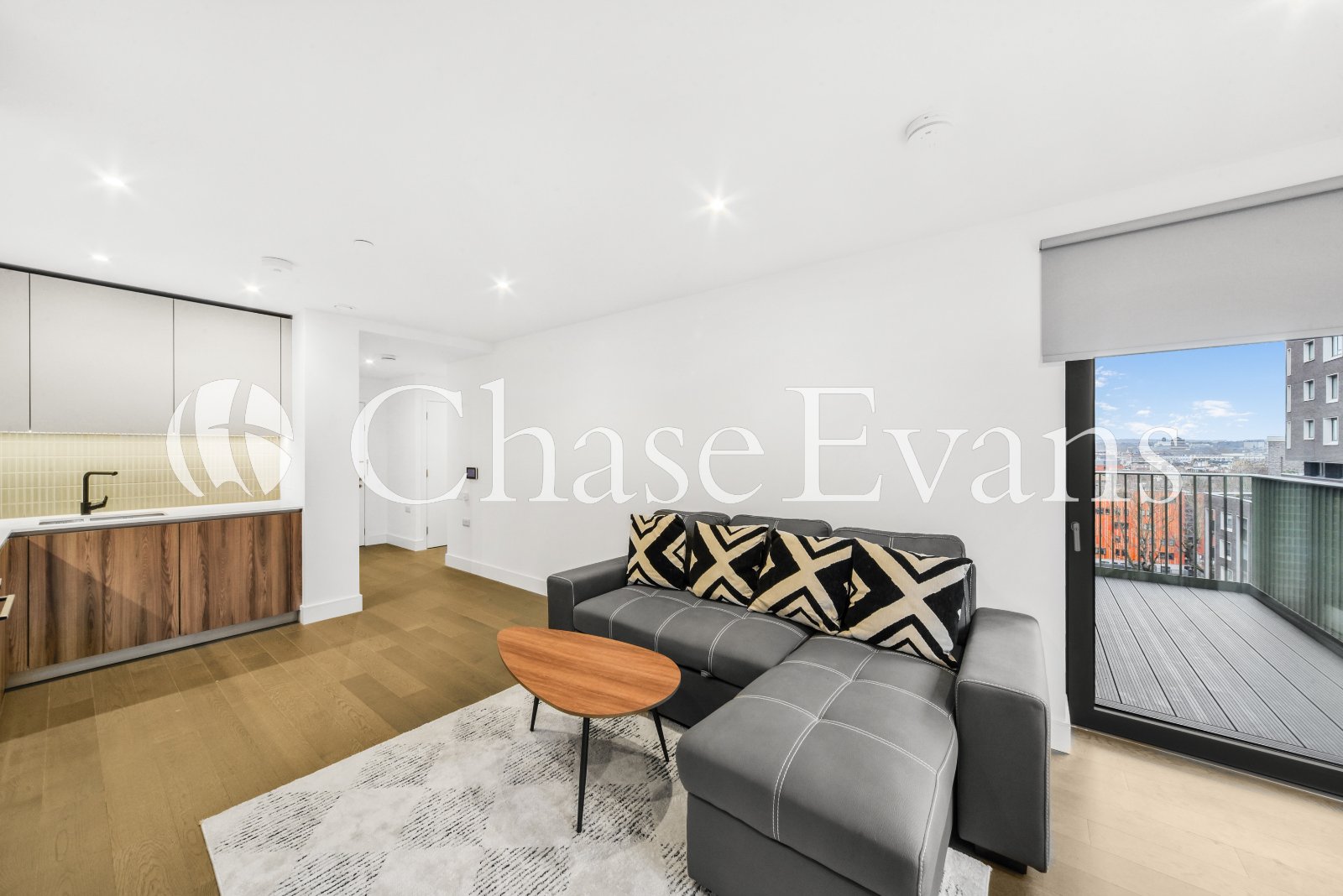 Belfield Mansions, Park & Sayer, 35 Belfield Mansions, Heygate Street, Elephant and Castle, SE17 - Chase Evans