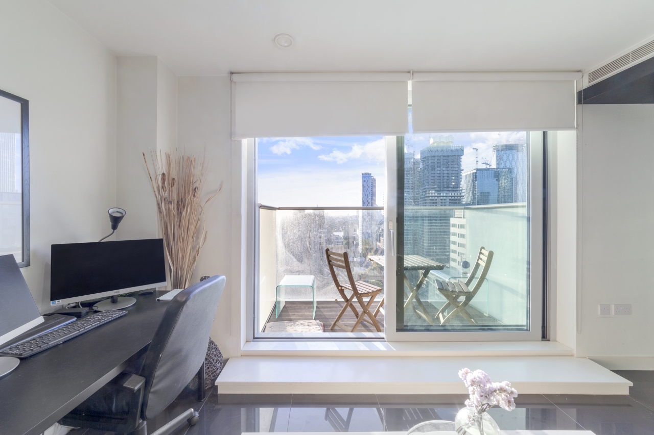 Pan Peninsula Square, Canary Wharf, London, E14 - Chase Evans