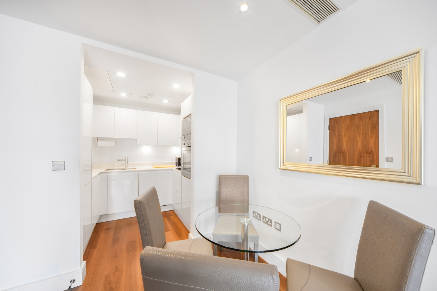 Talisman Tower, 6 Lincoln Plaza, Canary Wharf, London, E14 - Chase Evans