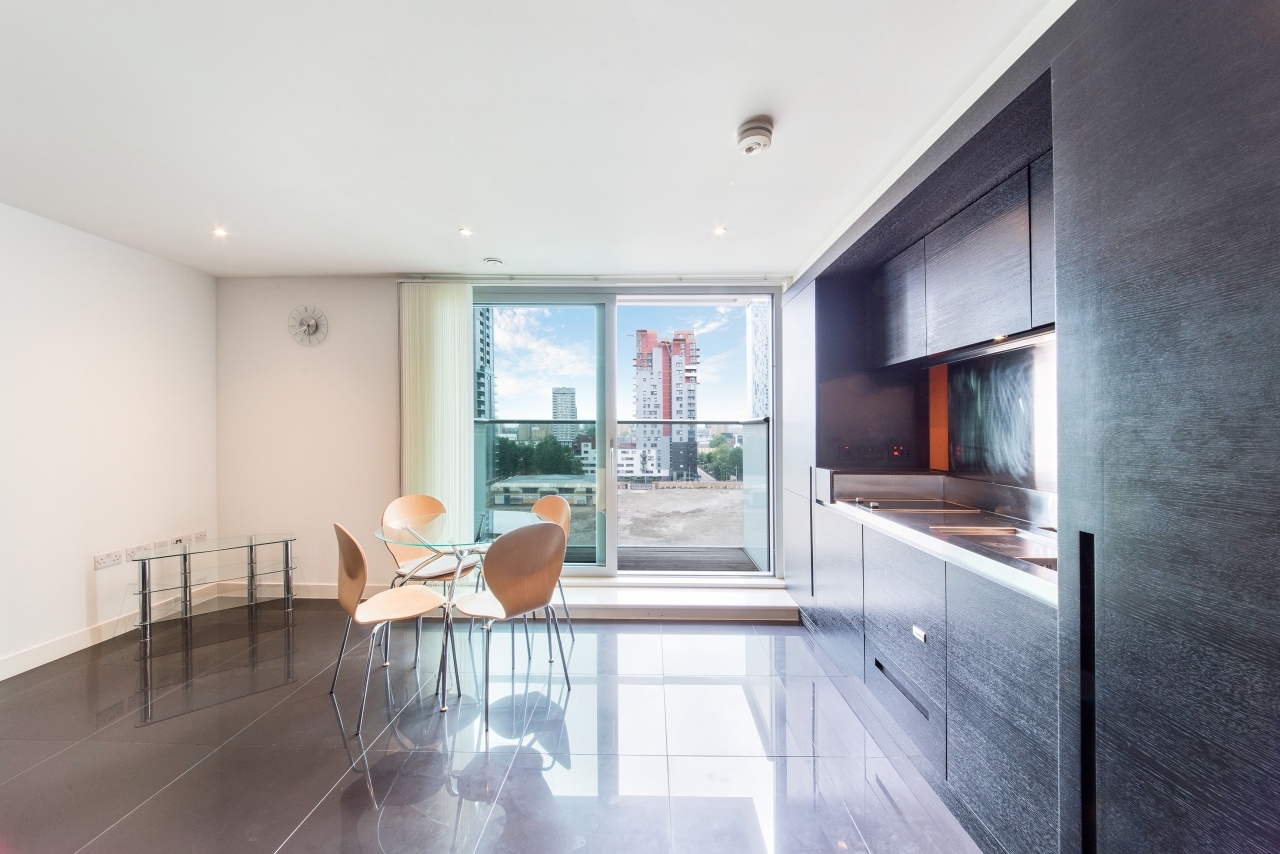 West Tower, Pan Peninsula, 1 Pan Peninsula Square, Canary Wharf, London, E14 - Chase Evans