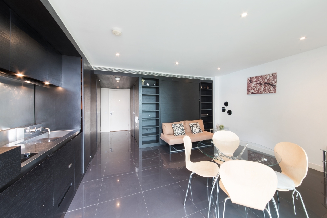 West Tower, Pan Peninsula, 1 Pan Peninsula Square, Canary Wharf, London, E14 - Chase Evans