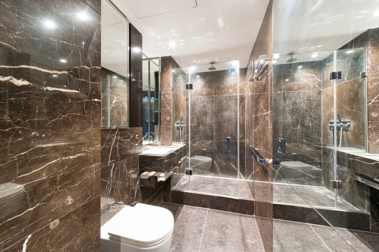 West Tower, Pan Peninsula, 1 Pan Peninsula Square, Canary Wharf, London, E14 - Chase Evans