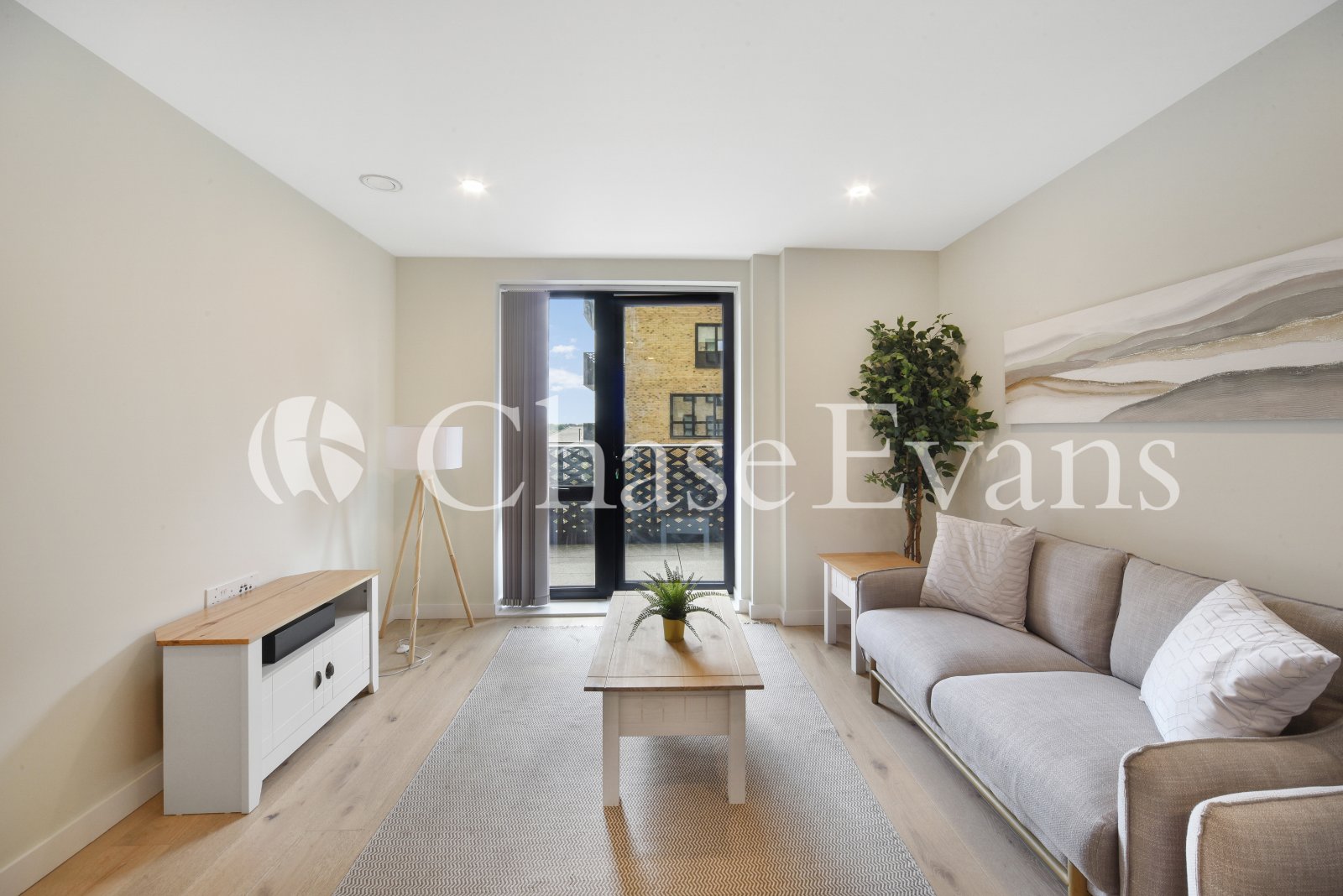 Middle Road, Hanwell, London, W7 - Chase Evans