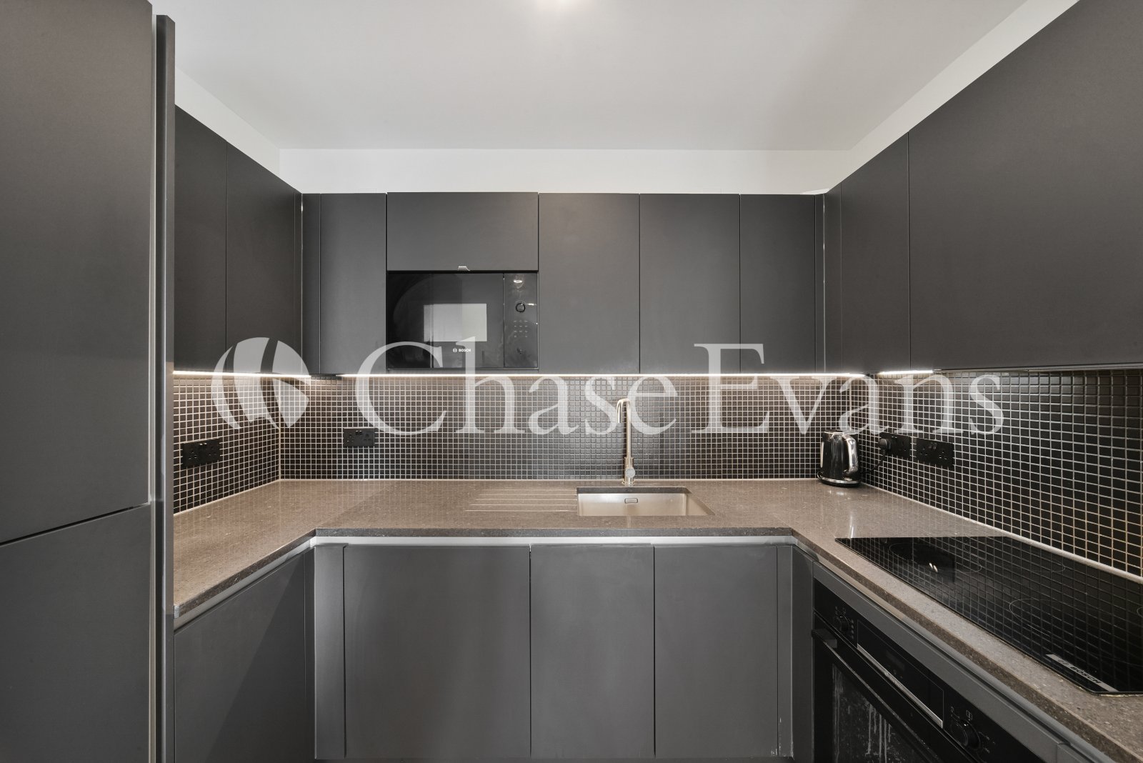 Middle Road, Hanwell, London, W7 - Chase Evans