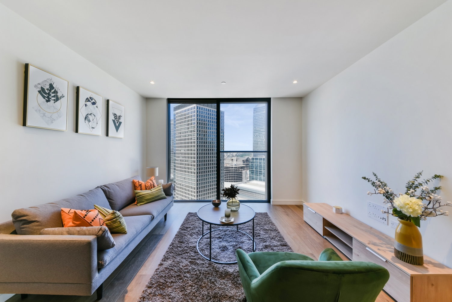 South Quay, Marsh Wall, Canary Wharf, London, E14 - Chase Evans