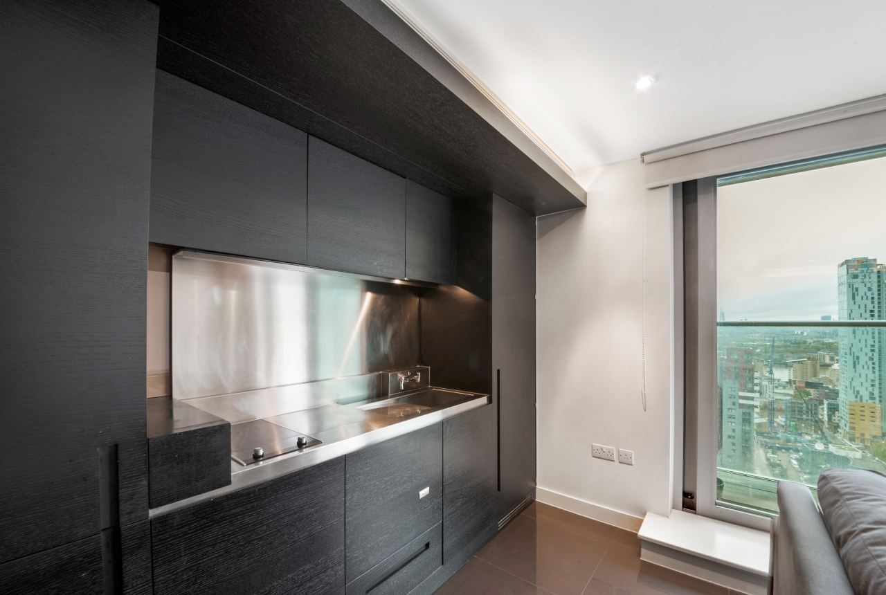 West Tower, Pan Peninsula, 1 Pan Peninsula Square, Canary Wharf, E14