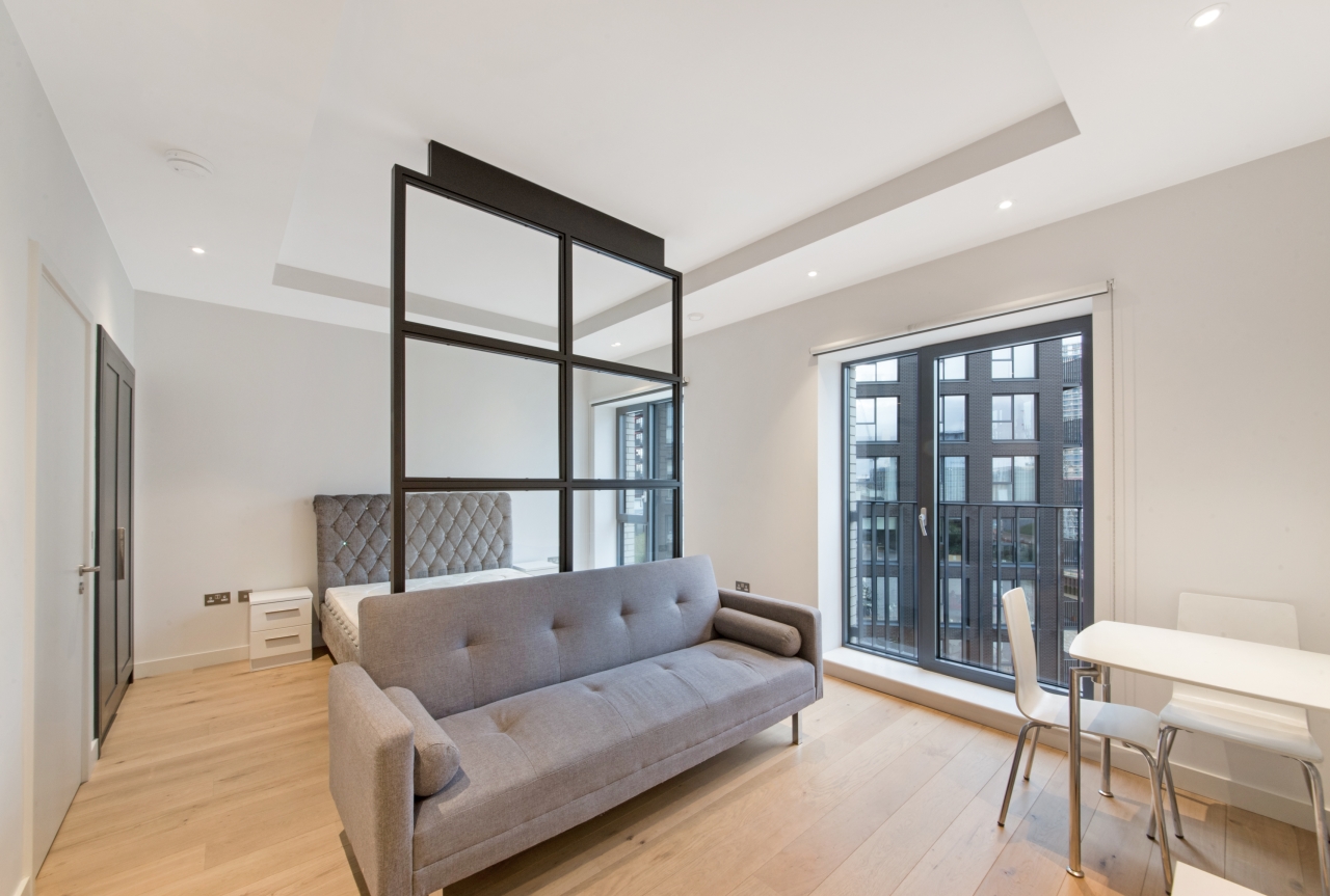 Botanic Square, London City Island, Canning Town, London, E14 - Chase Evans