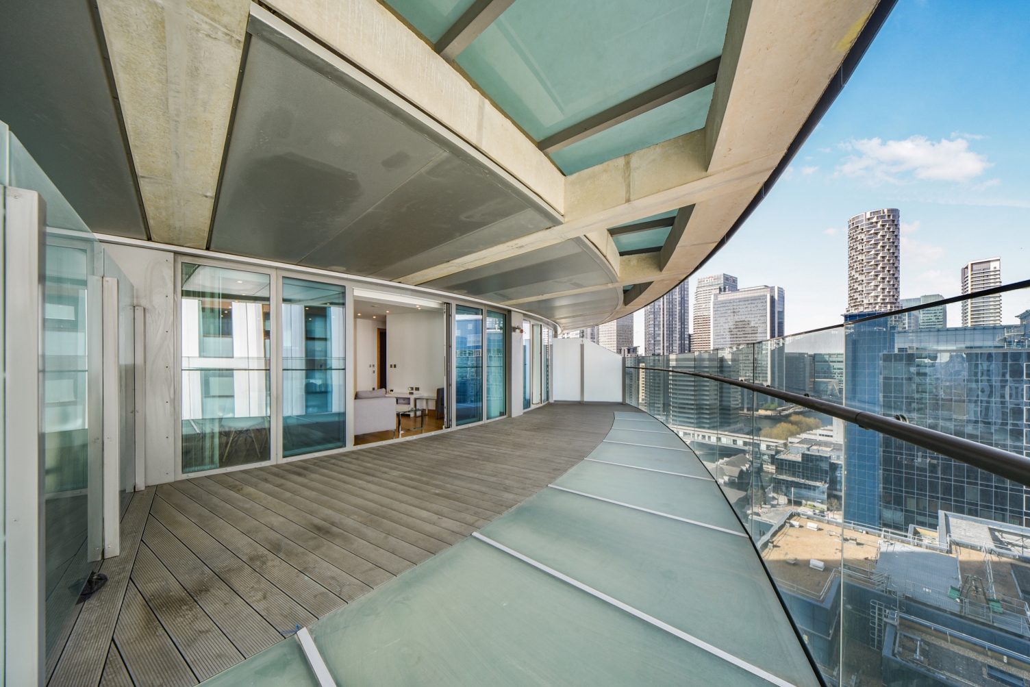 Crossharbour Plaza, Isle Of Dogs, London, E14 - Chase Evans