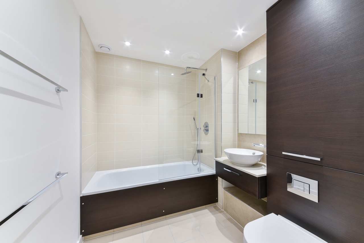 Roosevelt Tower, Manhattan, 18 Williamsburg Plaza, Canary Wharf, London, E14