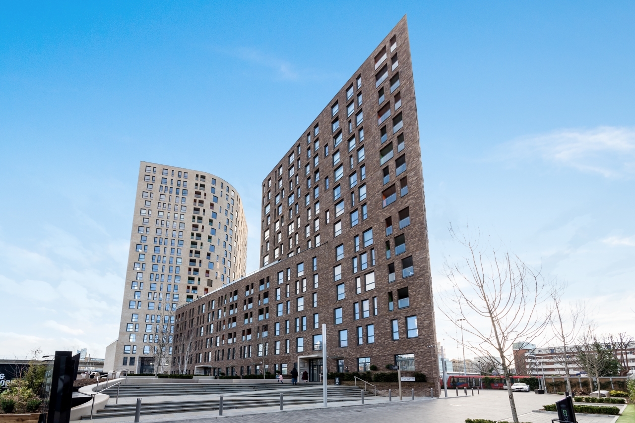 Roosevelt Tower, Manhattan, 18 Williamsburg Plaza, Canary Wharf, London, E14