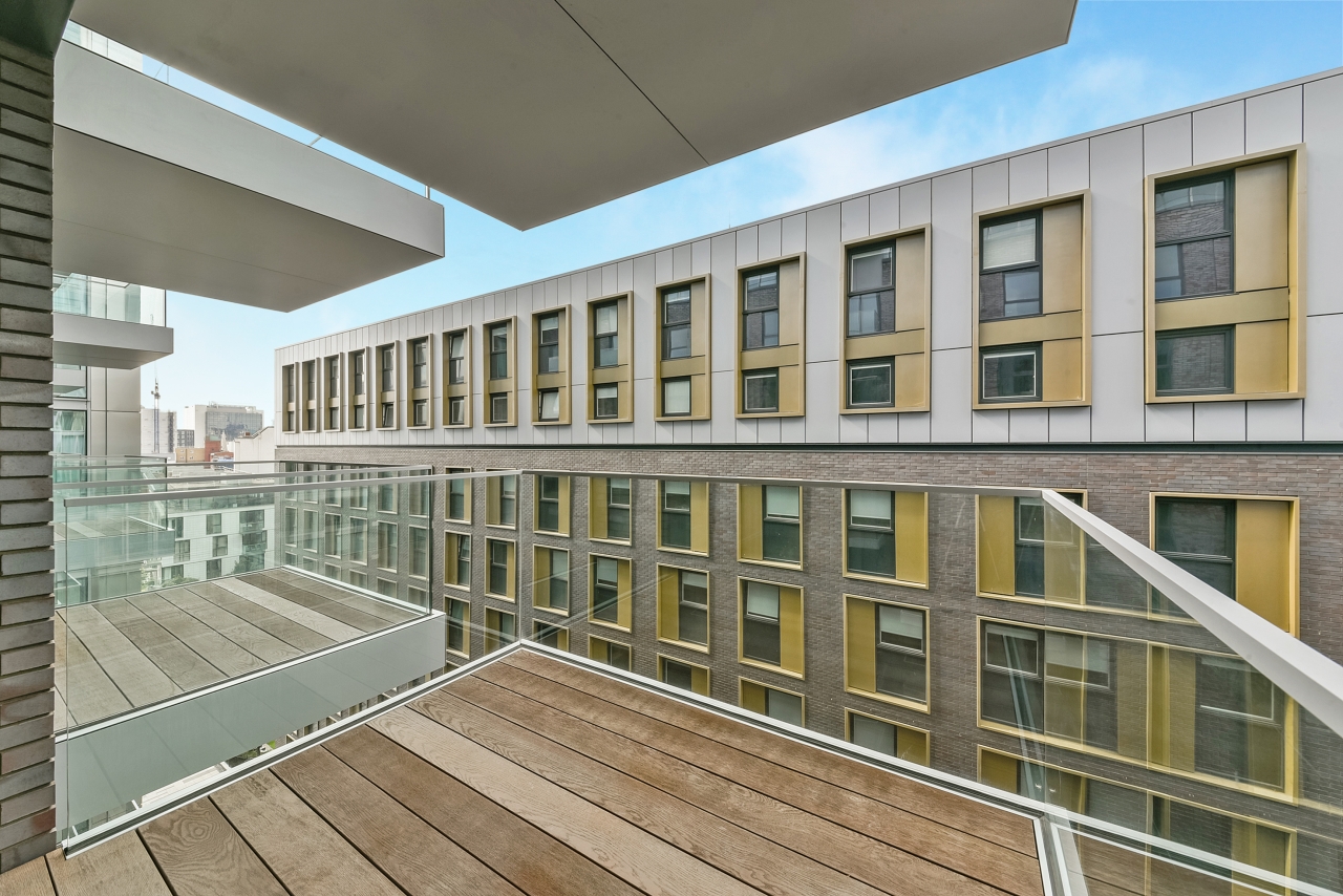 Neroli House, 14 Piazza Walk, Goodman's Fields, Aldgate, E1