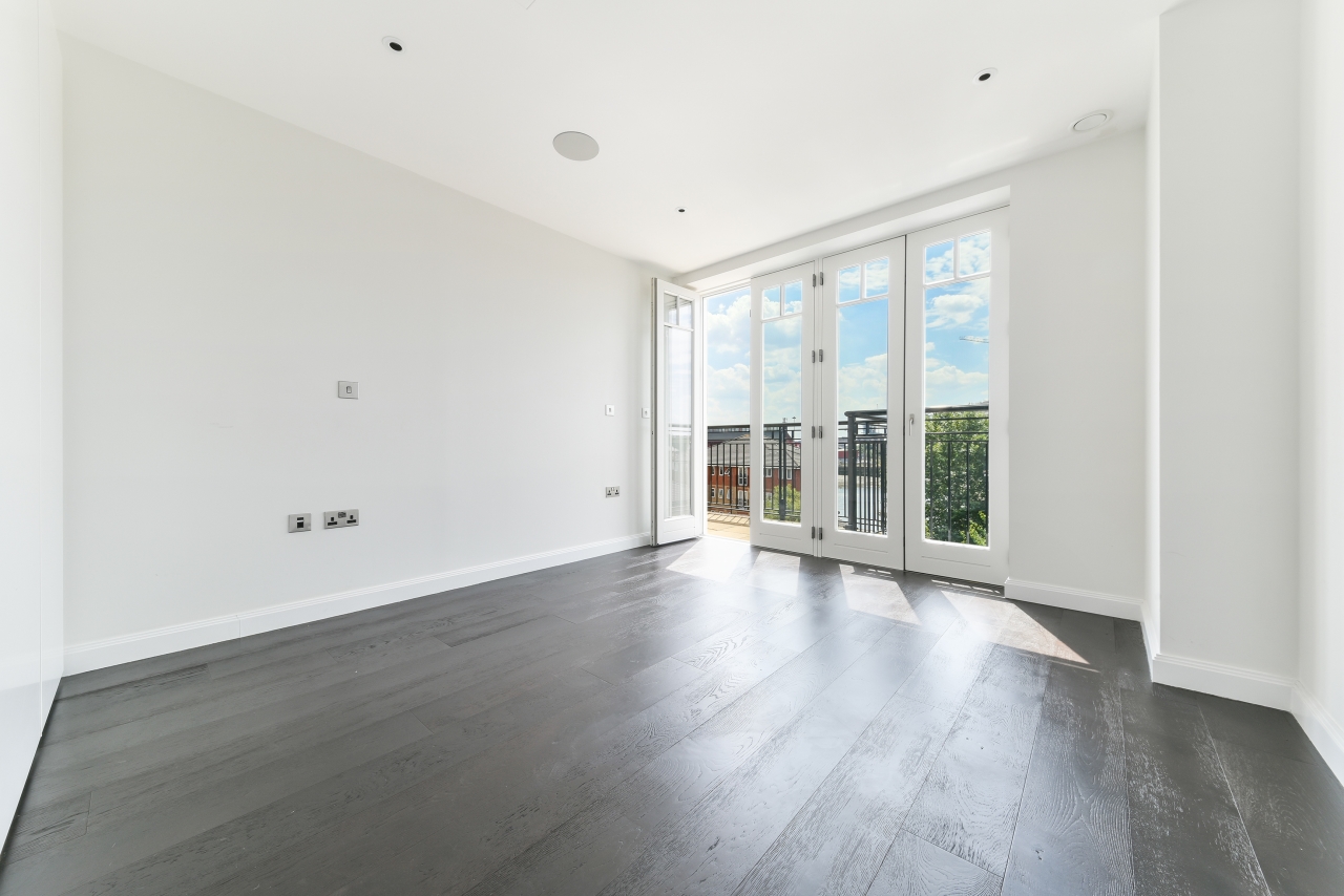 Carnwath Road, Fulham, London, SW6 - Chase Evans