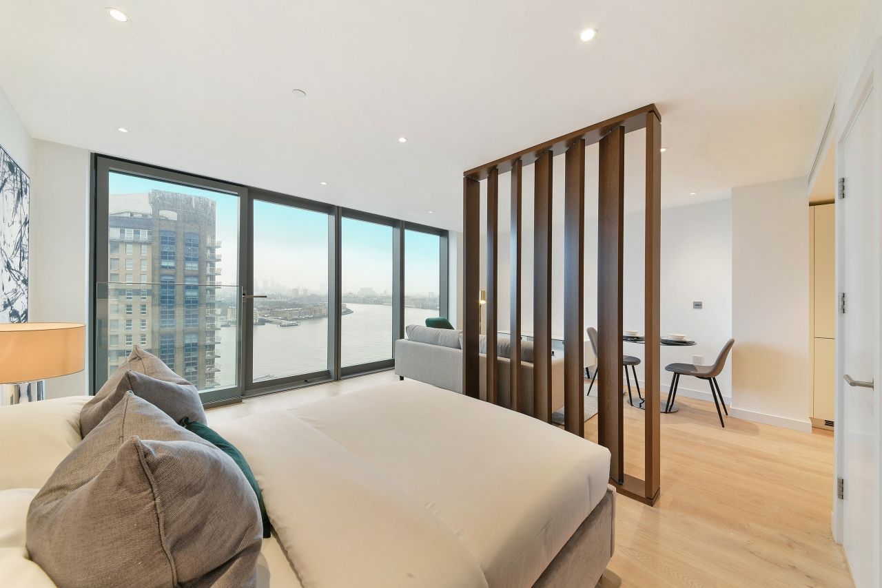 Marsh Wall, The Landmark, Canary Wharf, London, E14 - Chase Evans