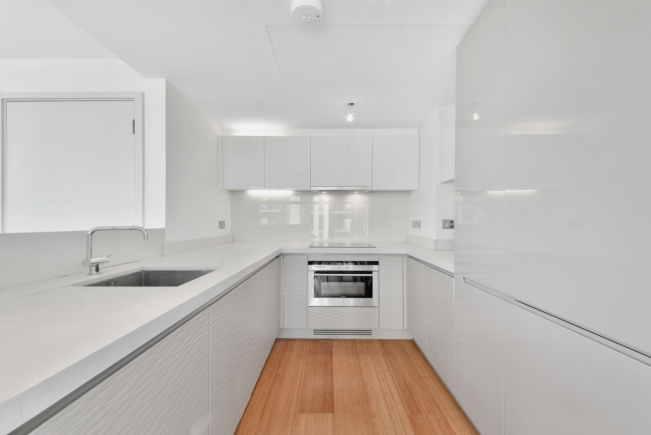 West Tower, Pan Peninsula, 1 Pan Peninsula Square, Canary Wharf, London, E14