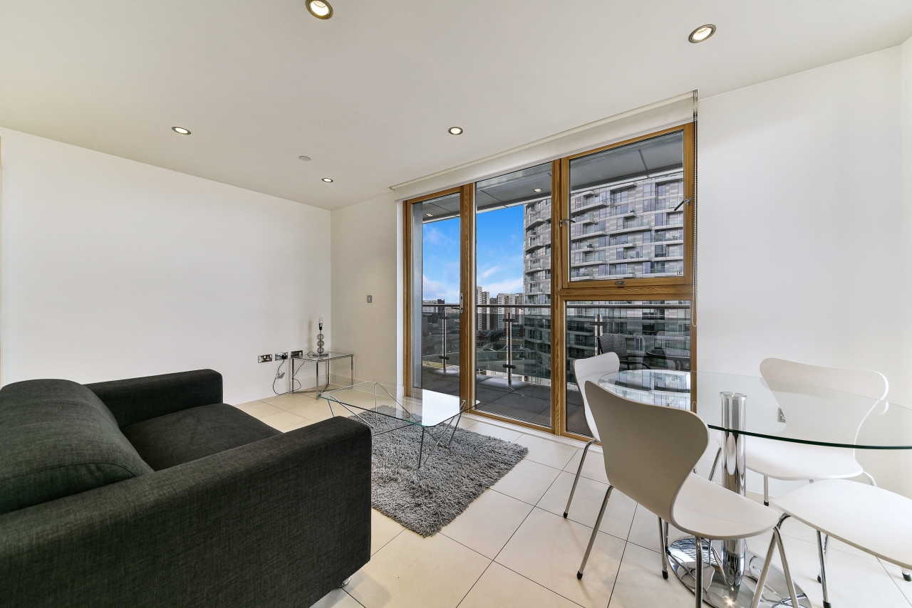 Province Square, Canary Wharf, London, E14
