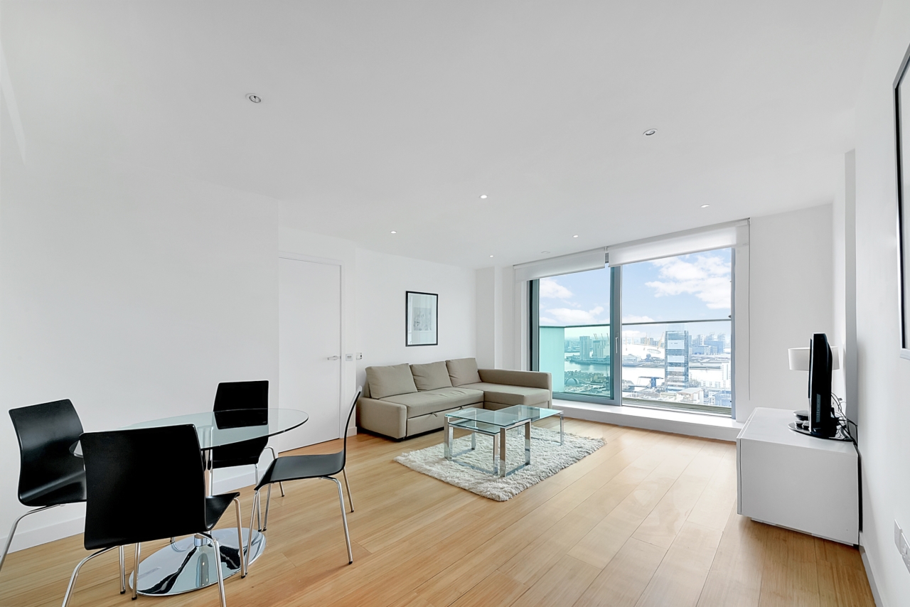 Pan Peninsula Square, Canary Wharf, London, E14 - Chase Evans